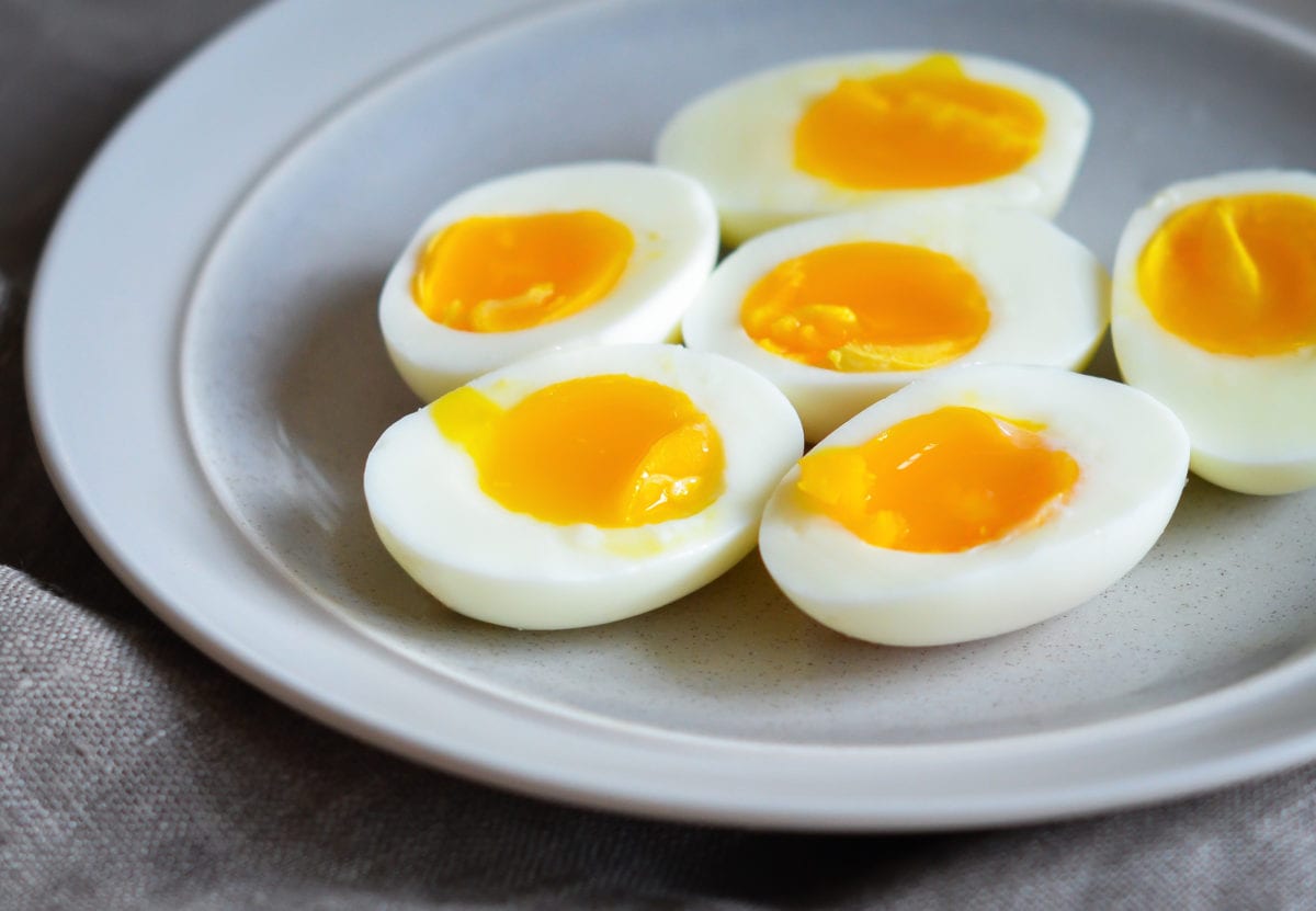 ăn trứng có nổi mụn không
