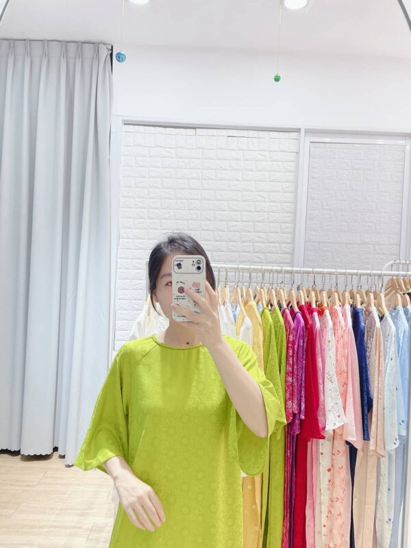 Áo dài cổ tròn thắt bím xanh lá AD19