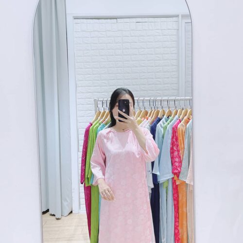 Áo dài màu hồng cổ tròn nơ 2 bên AD28