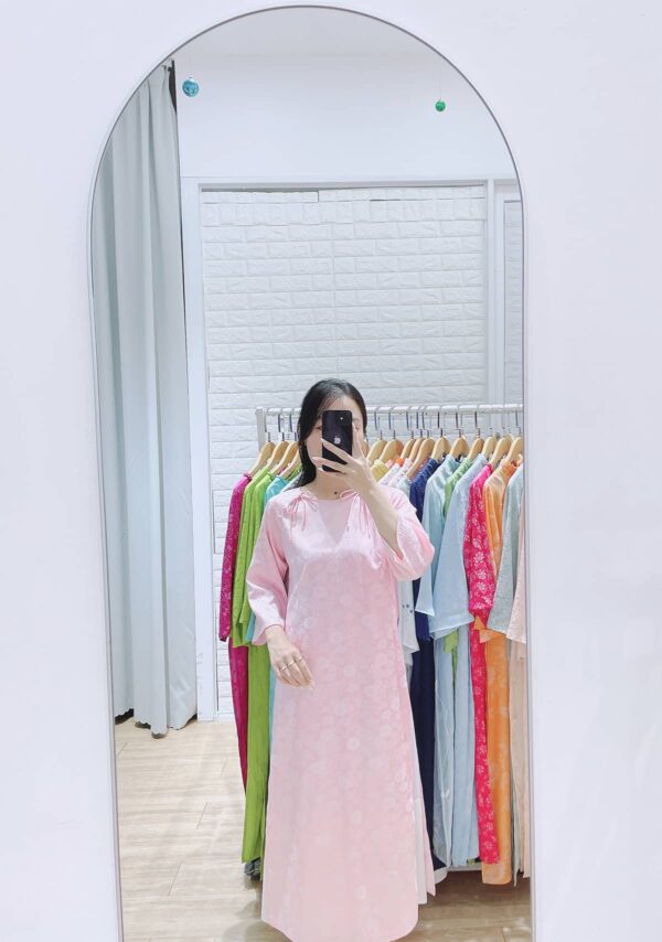 Áo dài màu hồng cổ tròn nơ 2 bên AD28