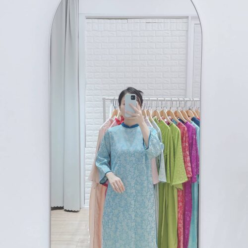 Alternative view of Modern Ao Dai AD32