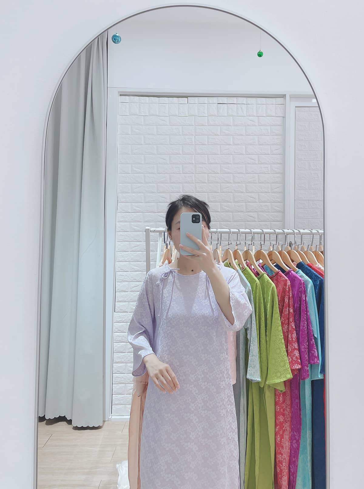 Áo dài màu tím cổ tròn nơ 2 bên AD31