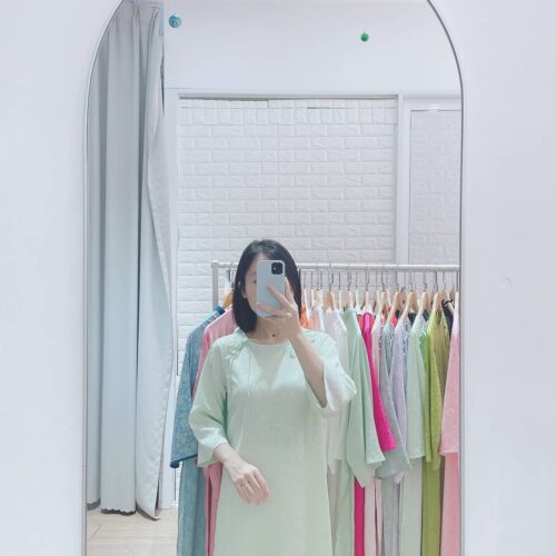 Alternative view of Áo dài xanh mint cổ tròn nơ 2 bên AD35