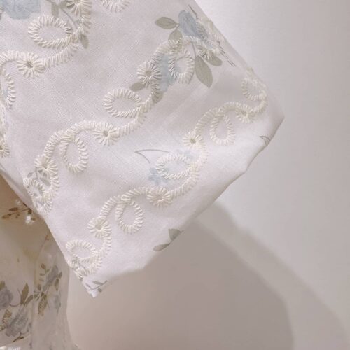 Alternative view of Plus-size V-neck embroidered puff sleeve dress D117