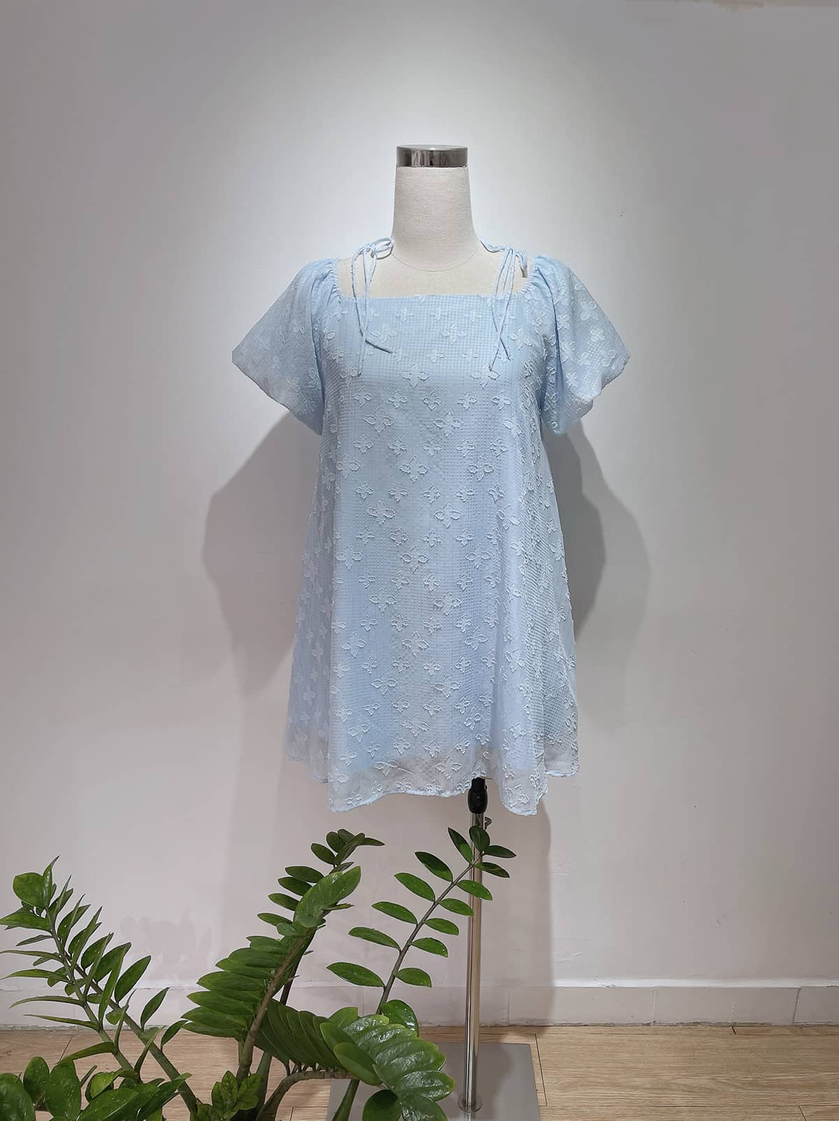 Đầm big size thêu hoa ánh kim tay bí D122